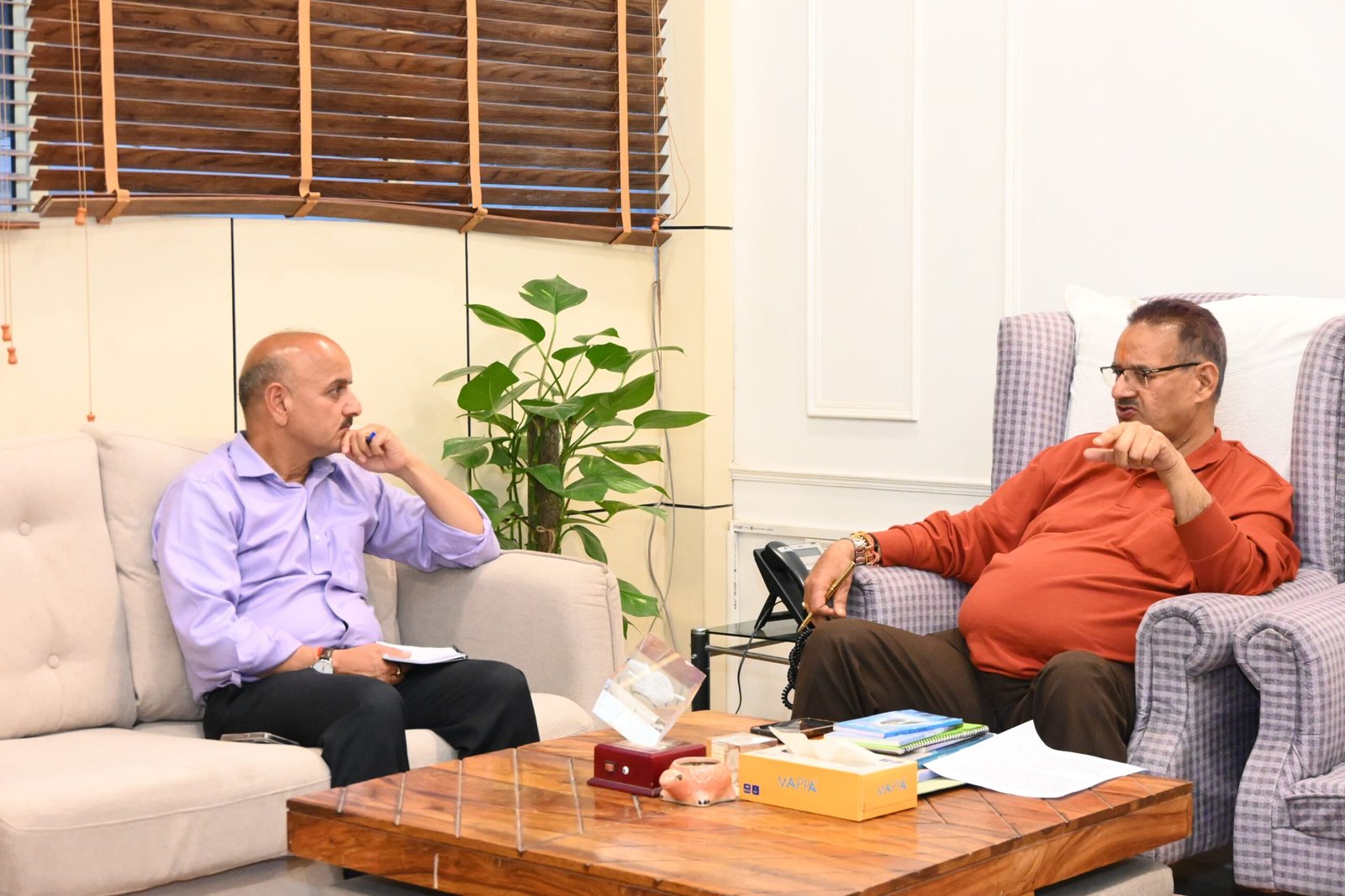 कृषि मंत्री गणेश जोशी ने की विभागीय योजनाओं की समीक्षा, मोरी में शीघ्र कोल्ड स्टोरेज निर्माण के दिए निर्देश