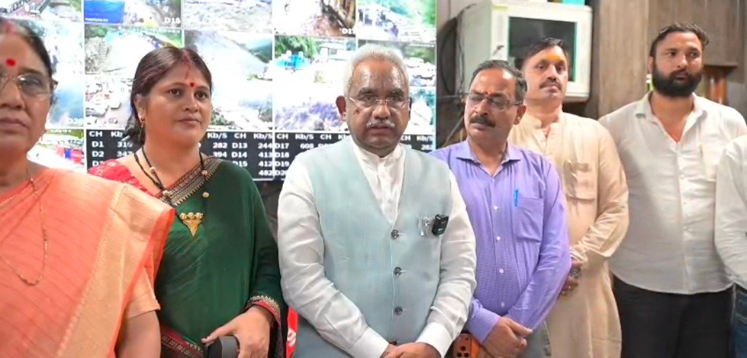 कौशिक ने की जनपद रुद्रप्रयाग में आपदा प्रबंधन एवं पुनर्वास कार्यों की समीक्षा