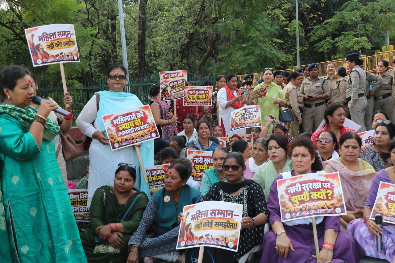 हार का ठीकरा चुनाव आयोग पर फोड़ने के बजाय जनता का विश्वास जीतने का प्रयास करे कांग्रेस
